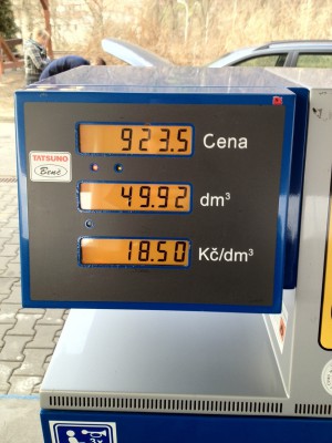 Moje dnešní tankování - úplně jsme vyjel LPG z nádrže, snad podruhé v životě :))<br /><br />ALE TA CENA :/