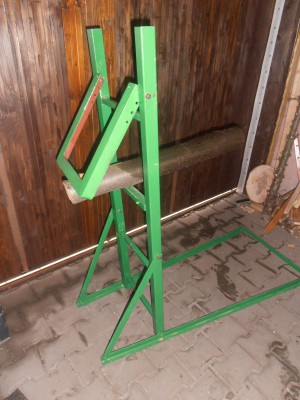 CCCCC 002.JPG (50.78 KiB) Zobrazeno 4349 x Stojan na řezání dřeva motorovou pilou by miki21