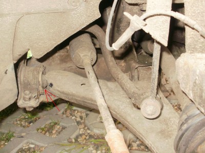 silentblok ma gumovou vuli 1 mm ale ve smeru nahoru dolu a to jak pravej tak i levej silentblok