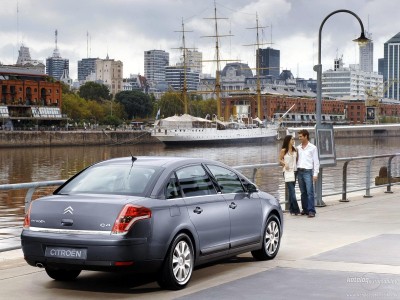 citroen-c4-sedan-1-6-hdi-110k-1.jpg