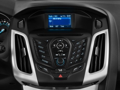 Tady je fotka rádia.