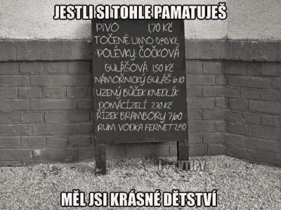 starý jídelníček na tabuli.jpg