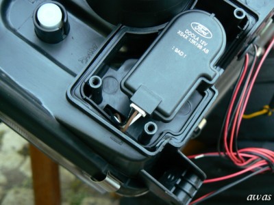 nové světlo s umístěným motorkem.