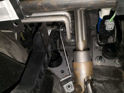 pedály brzda + spojka