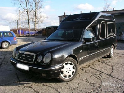 1955106-mercedes-benz-e-290-td-pohrebni-vuz--28pohrebak-29-1.jpg