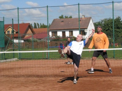 zewl tancuje kozáčka