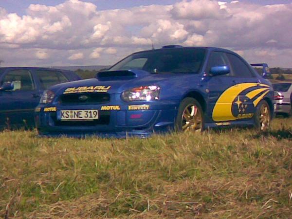 a navic vzadu na fotce je kombik ff :)