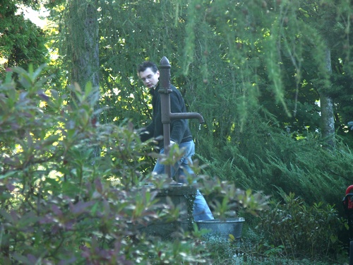 Po rannim "myti". Rychle pryc, voda je studena.