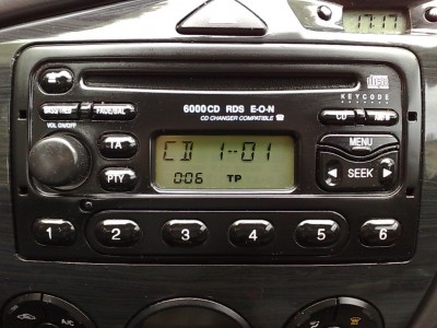 MP3 může mít až 320 Kbps, rádio nečte Id tagy, zobrazuje pouze.