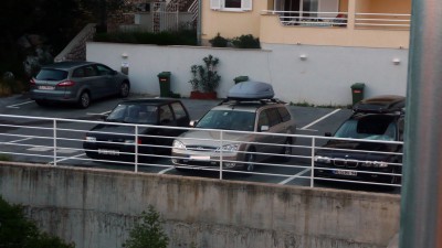 Parkovani u apartmanu.JPG