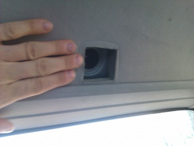 IMAG0467.jpg (19.07 KiB) Zobrazeno 1154 x Díra ve stropě za zadníma sedačkama