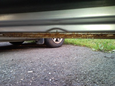 spodní část dveří u řidiče