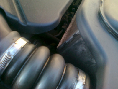 I když sundám horní plastový kryt, tak se ke žhavičkám nedostanu...