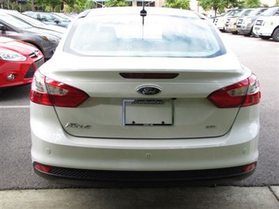 new-2012-ford-focus-4drsdnselsedan-7120-7660923-4-400.jpg