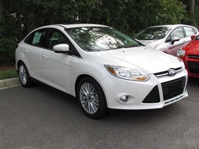 new-2012-ford-focus-4drsdnselsedan-7120-7660923-1-400.jpg